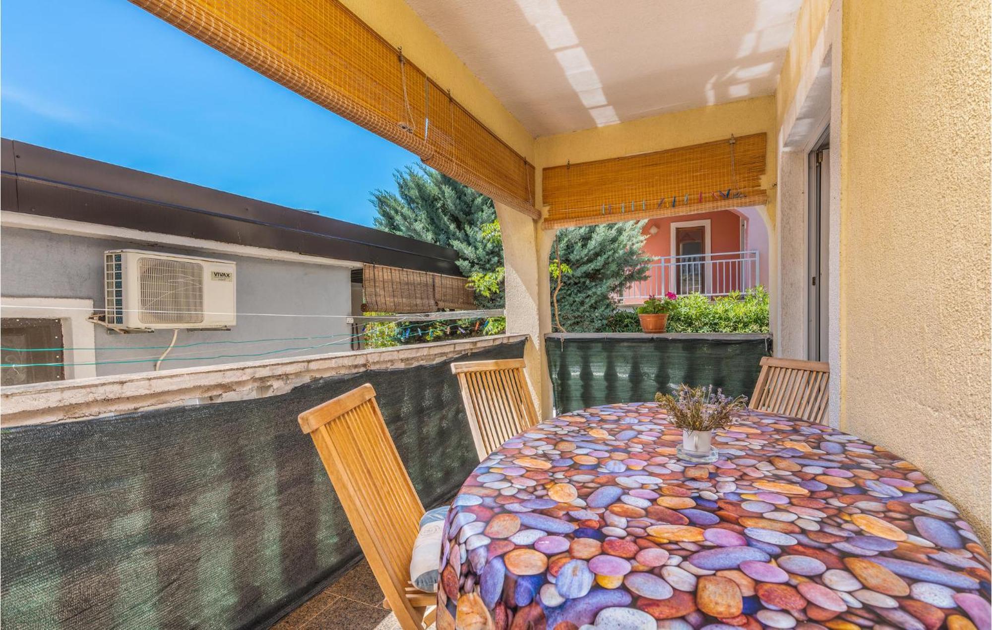 Beautiful Apartment In Pinezici With Wifi Exterior photo