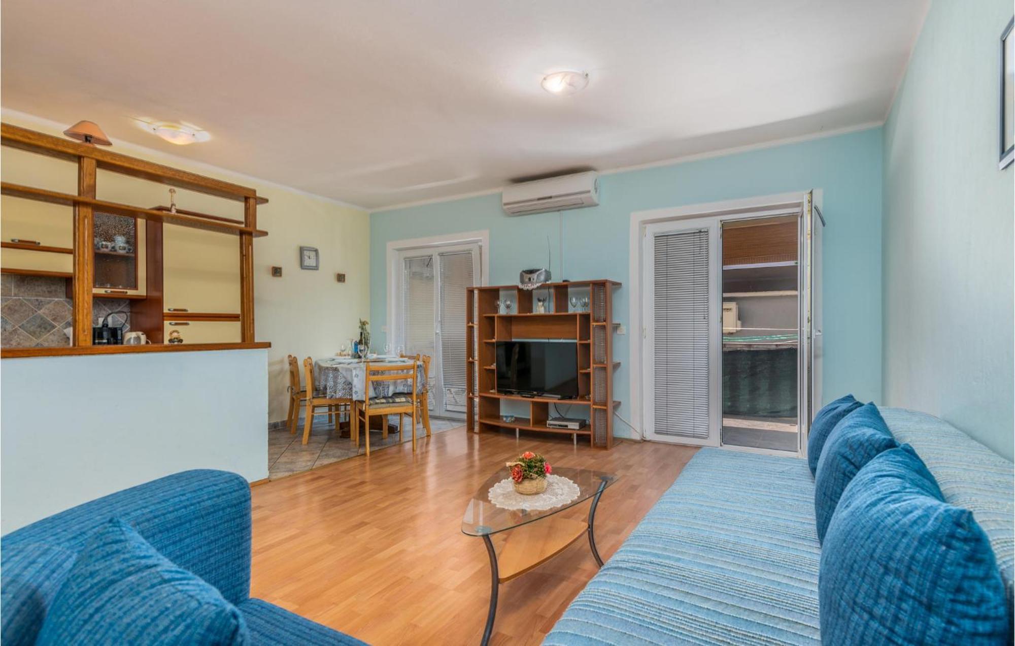 Beautiful Apartment In Pinezici With Wifi Exterior photo